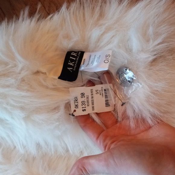 New OMG CUTE REVERSIBLE OVERSIZED FAUX FUR PUFFER, onesize, Akira - Picture 6 of 8